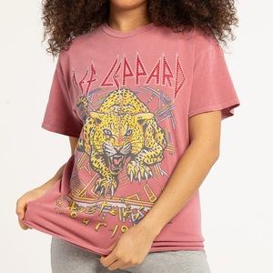 Tilly’s Def Leppard Short Sleeve Graphic Tee - Jeweled Boyfriend Tee - BRAND NWT
